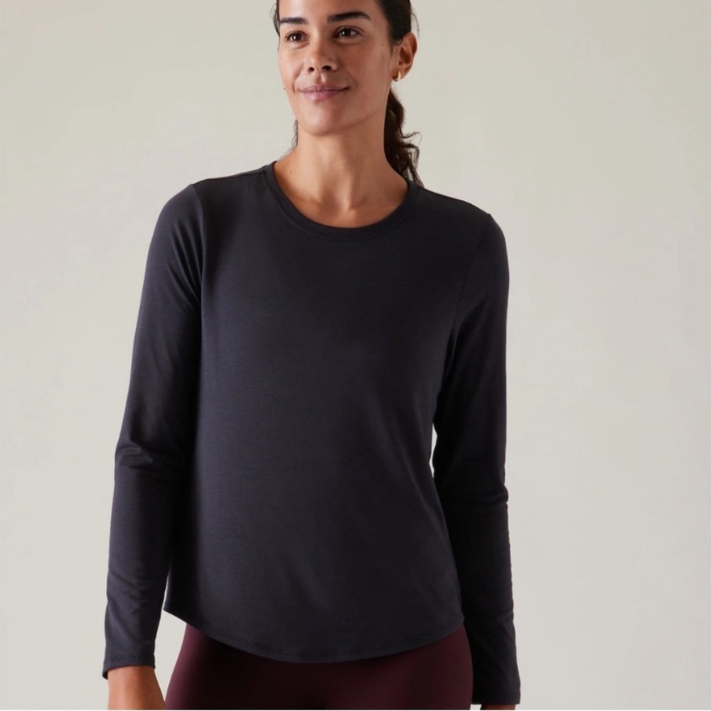 Athleta long sleeve keyhole shirt